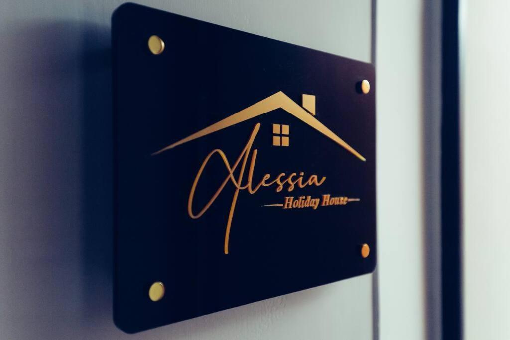 Alessia Holiday House 90Mq Salerno Centro Exterior foto
